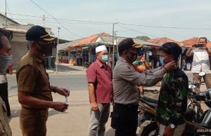 Polsek Balaraja Berikan Edukasi 3M Kepada Pengunjung dan Pedagang Pasar Ceplak