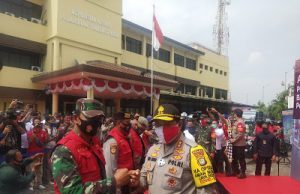 Polda Metro Jaya Gelar Bakti Sosial Deklarasikan Periuk Bermasker