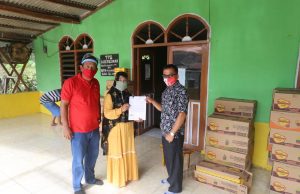 Pepedulian Sesama, PTBA Berikan Bantuan Makanan Tambahan Kepada Masyarakat Bedeng Obak