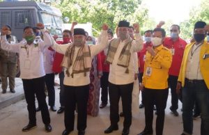 Daftar Ke KPUD, ILYAS-ENDANG Dihantar Giri dan Gunhar Serta Pendukung Militan