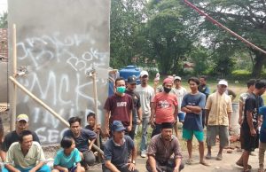 Masyarakat Desa Kresek Gelar Aksi Menolak Pembangunan MCK di Lokasi Pemakaman