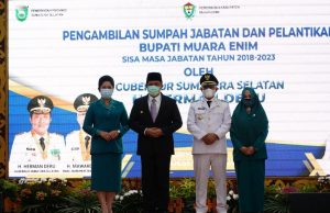 Herman Deru Resmi Lantik Juarsah Sebagai Bupati Muara Enim Definitif