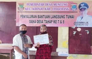 Jelang Tahun Baru 2021, Pemdes Muncung Bagikan BLT-DD Tahap 7 dan 8