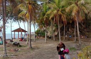 Dampak Covid-19, Pengelolah Pantai Karang Bolong Keluhkan Minimnya Pengunjung Berwisata