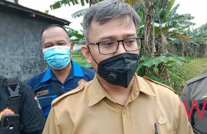 Masyarakat Tiga Desa Keluhkan Air Sungai Kotor, Dinas LH Kabupaten Tangerang Tinjau Lokasi Ambil Sample