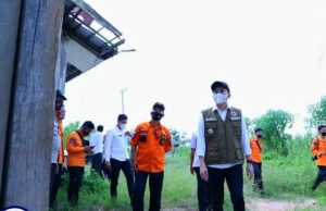 Bupati Ogan Ilir Panca Wijaya Akbar Tinjau Posko Karhutlah di Sungai Rambutan
