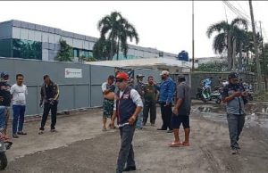 Diduga Pembuangan Asap Limbah B3 Cemari Lingkungan, Masyarakat Desa Leuwilimus Minta PT Xiang Wang Indonesia Hentikan Operasi