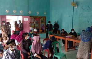 Kampung Rebang Tinggi Bagikan BLT Dana Desa Kepada 73 KPM
