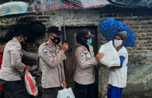 Giat Polres Serang Peduli, Kasat Binmas Berikan Bantuan Korban Bencana