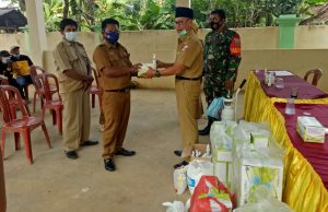 Pemdes Jerangkang Bagikan APD Kepada Warga Guna Pencegahan Penyebaran Covid-19