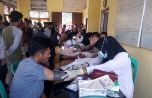 Antusias Ikuti Vaksinasi Massal, Ribuan Warga Serbu Kantor Desa Sukajaya