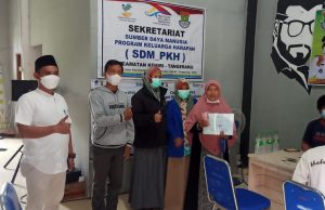 Sebanyak 199 KPM Warga Desa Karang Anyar Terima BPNT
