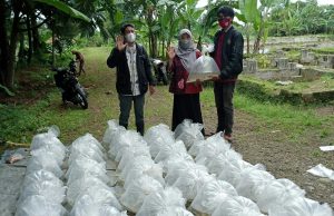 Dinas Perikanan dan Peternakan Kabupaten Bogor Serahkan Bantuan Benih Ikan Kepada MPB