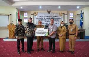 Serahkan Santunan JKK Dan JKM Untuk Para Guru Ngaji, Molen : Ini Semangat Bagi Guru Ngaji