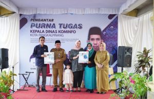 Hadiri Pengantar Purna Tugas Kadis Kominfo PGK, Molen : Sarbini Pensiun Tanpa Ada Masalah