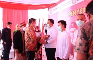 Herman Deru Serahkan SK Remisi Umum Kepada 11.275 Narapi dan Anak di Sumsel