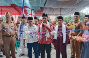 Bupati Lampung Barat Resmikan Masjid Al-Muttaqin Sekaligus Bagikan Seragam Sekolah Gratis