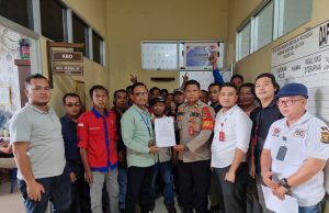 Puluhan Awak Media Kawal Undangan Klarifikasi Jurnalis Terlapor di Polres PALI