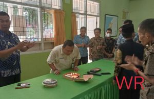 Ungkapan Rasa Syukur Sekmat Naik Golongan, Camat Anyer dan Staf Ucapkan Selamat