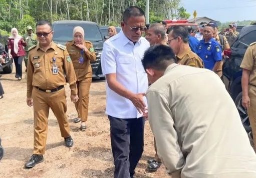 Wali Kota Prabumulih H Arlan Tinjau Korban Kebakaran